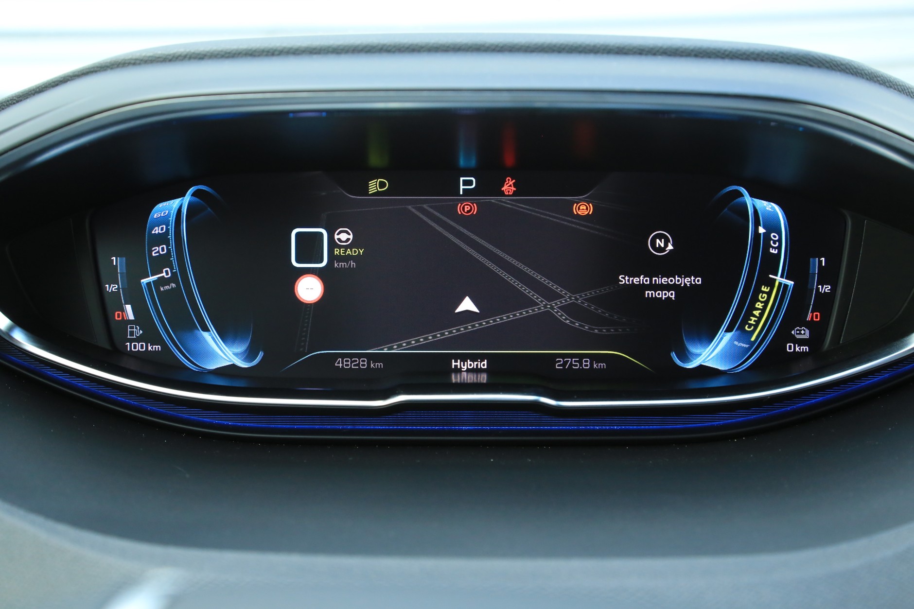 Peugeot 3008 HYBRID4 - SUV, który wiele potrafi
