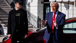 Donald Trump już nie lubi swojej „komputerowej” Tesli. Jaka piękna katastrofa!