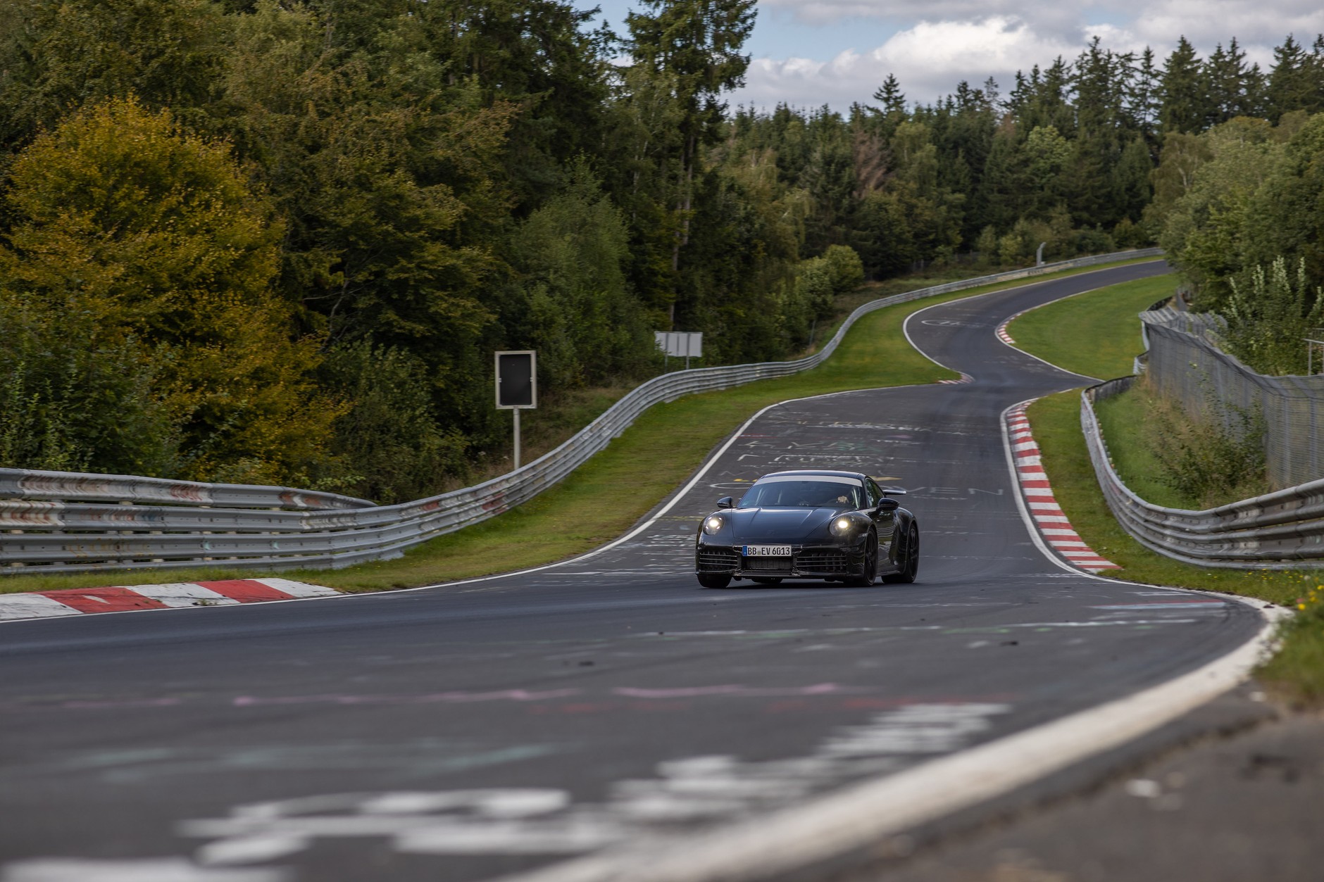 Testy hybrydowego Porsche 911