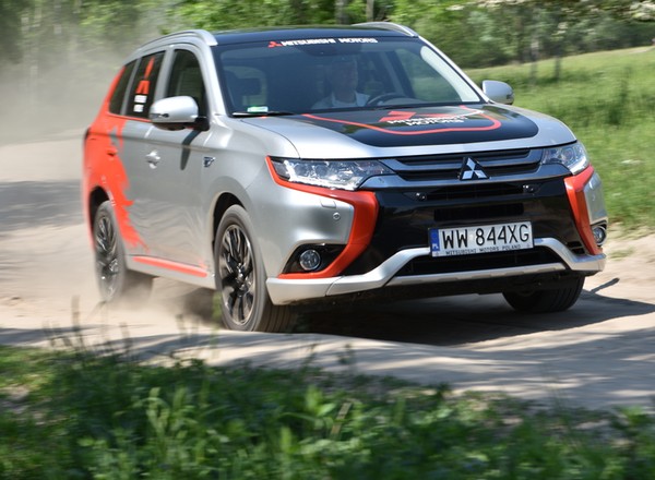 Mitsubishi Outlander PHEV – SUV z prądem