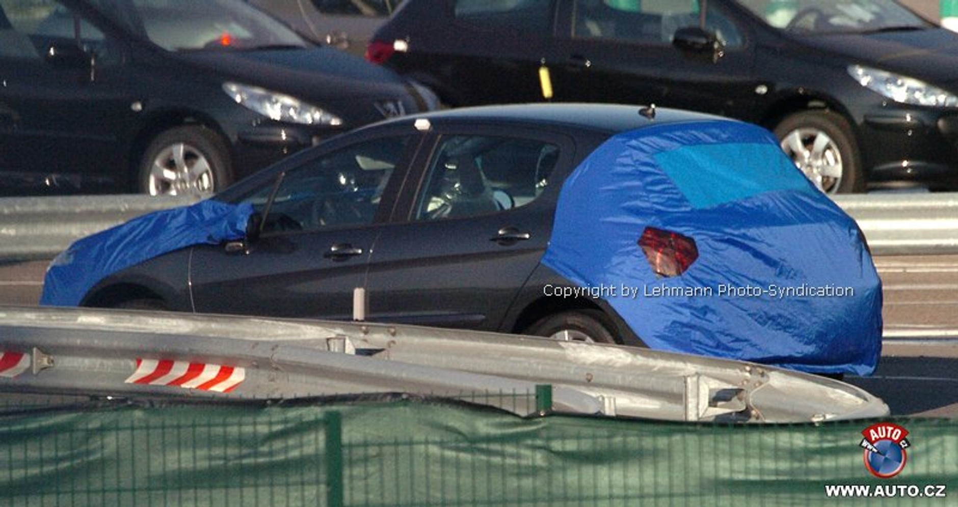 Zdjęcia szpiegowskie: Peugeot 308 – bez niespodzianek