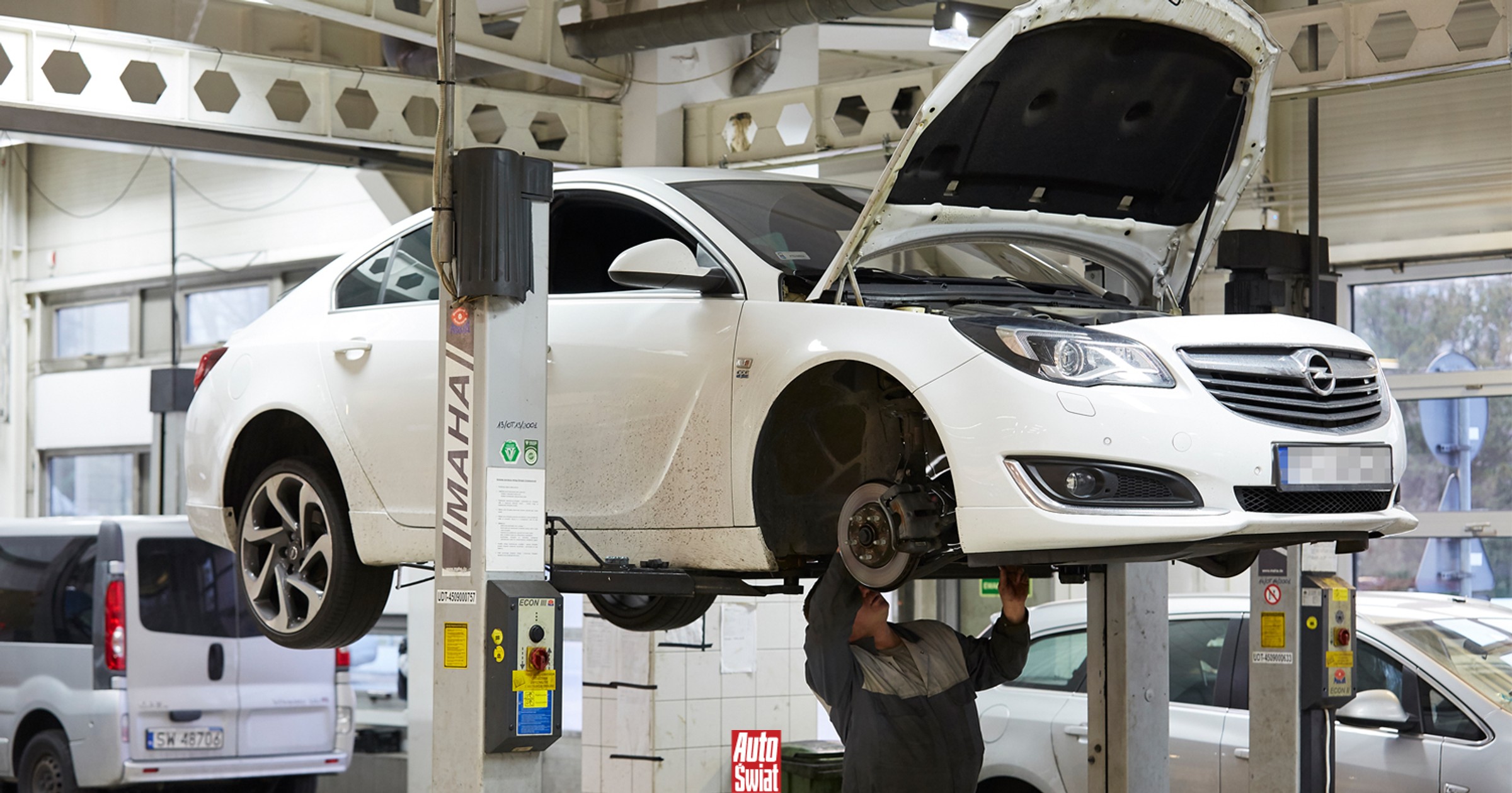 Drożeją naprawy samochodów. Tak możesz zaoszczędzić tysiące złotych w serwisie