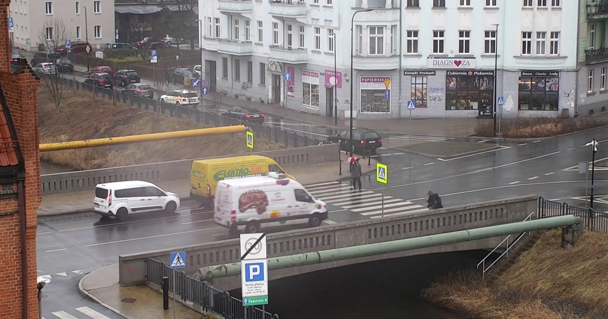 Policjanci od rana z powietrza kontrolowali skrzyżowania. Nie chodziło o kierowców [WIDEO]