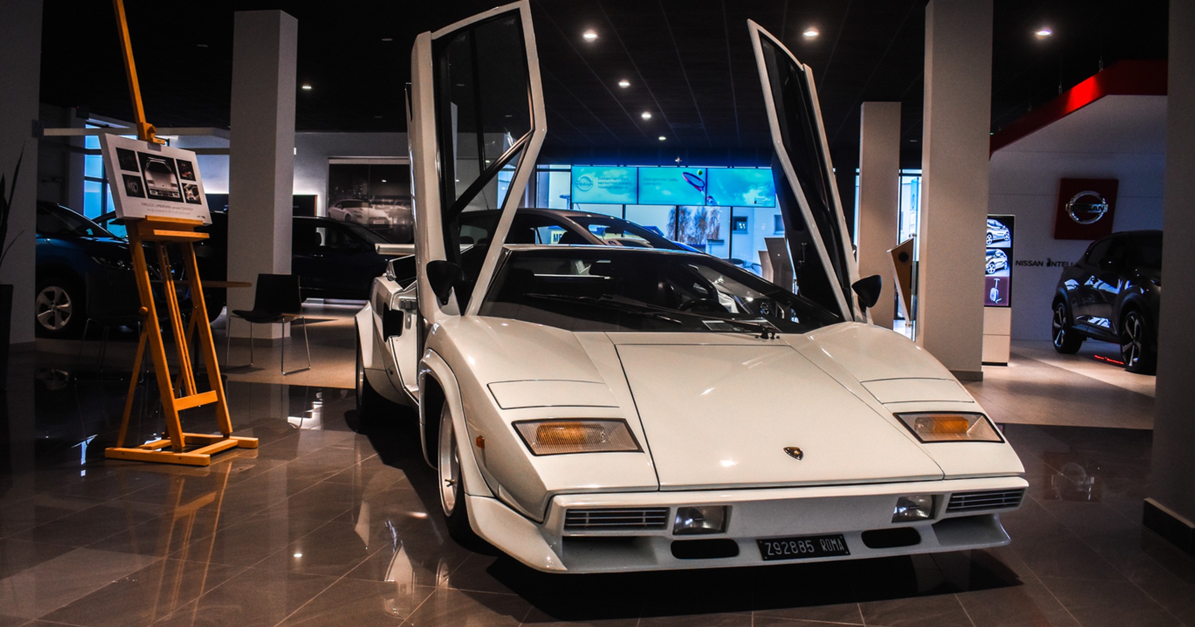 Słynne Lamborghini Countach w salonie w Radomiu
