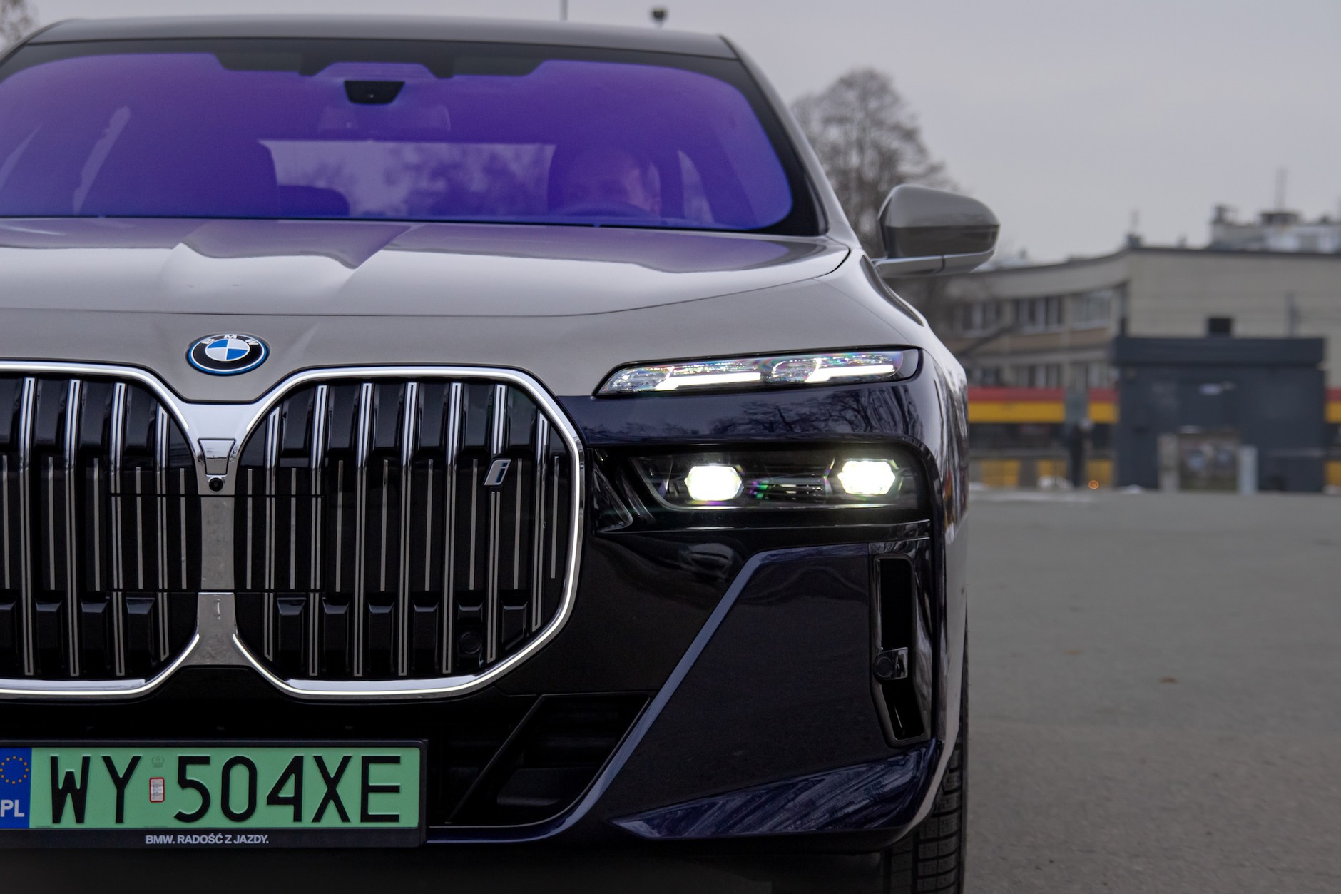 BMW i7