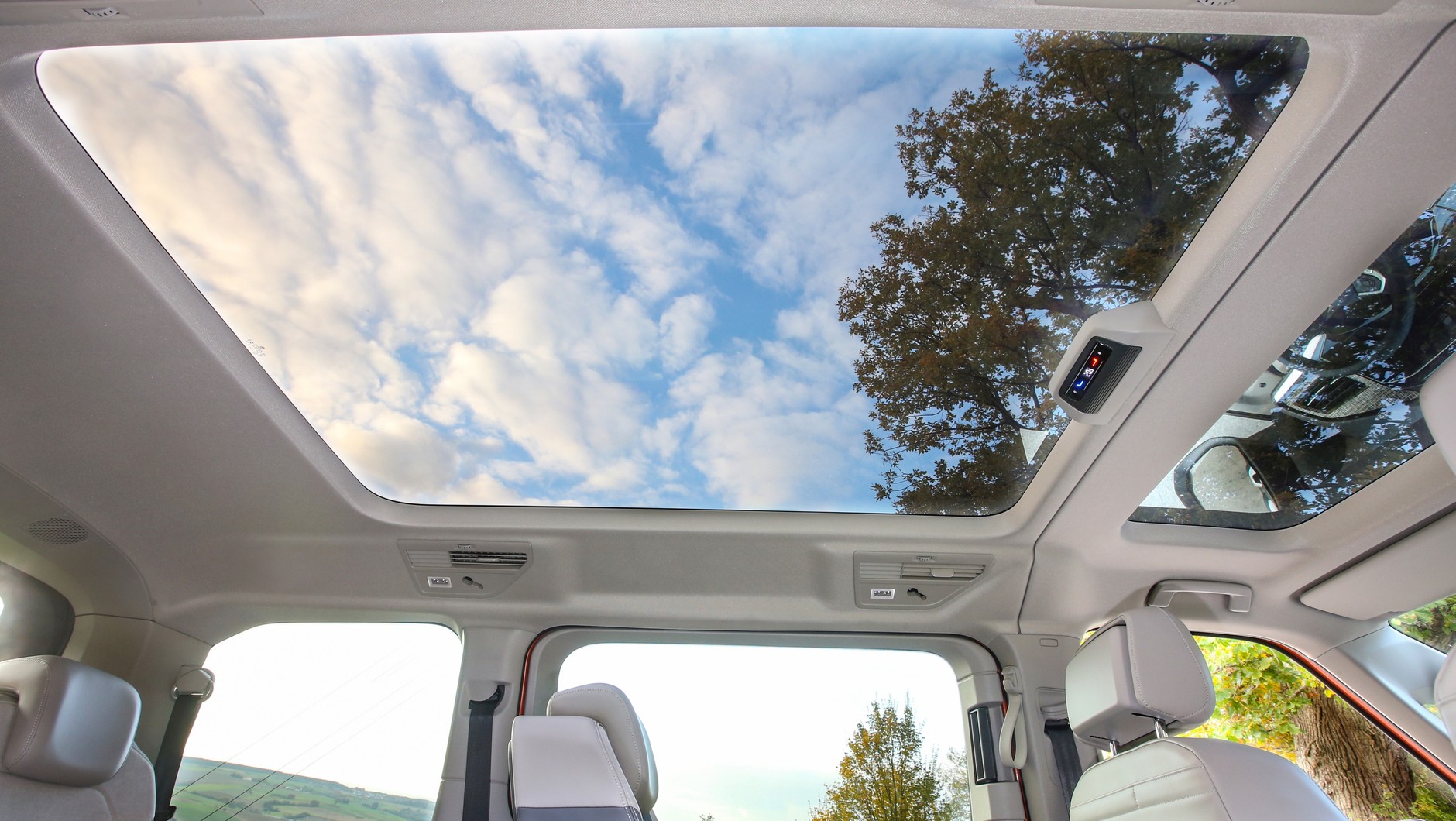 Nowy Volkswagen Multivan - Moto Awards 2021