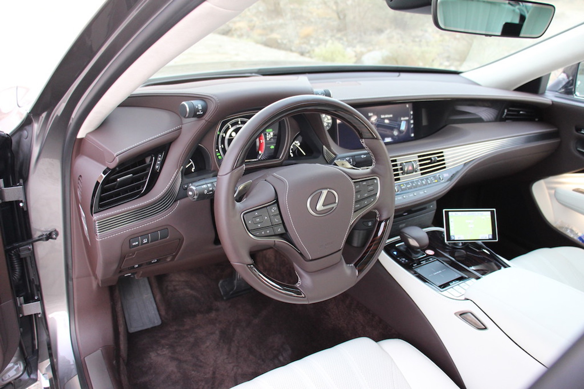 Lexus 500h – pierwsze jazdy