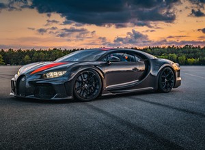 Bugatti Chiron Super Sport 300+ może osiągnąć 490 km/h. Ostatni egzemplarz trafił do klienta