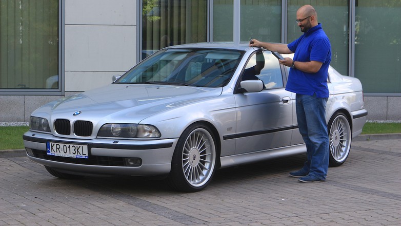 Jak poprawnie mierzyć lakier?