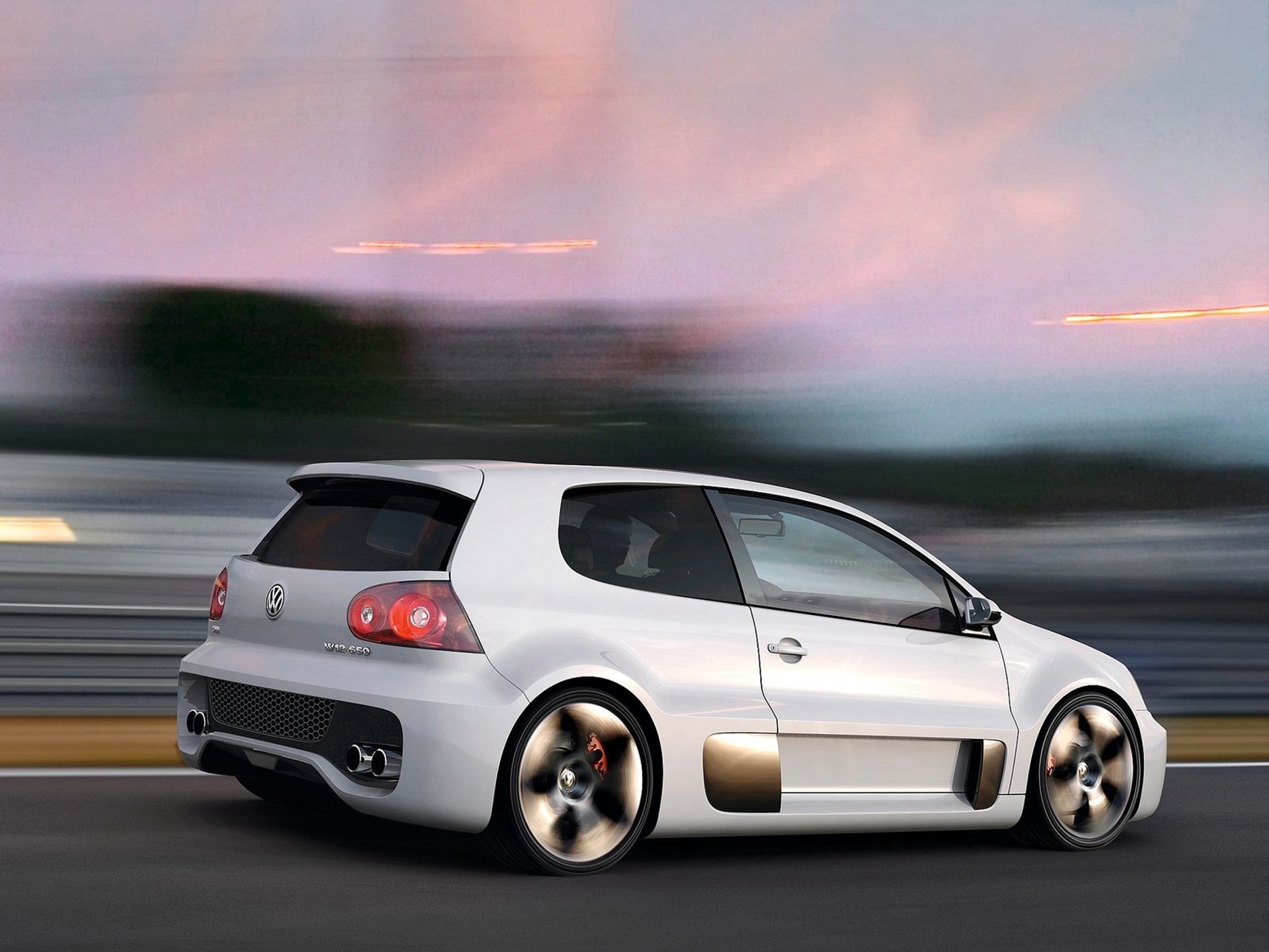 VW Golf GTI W12