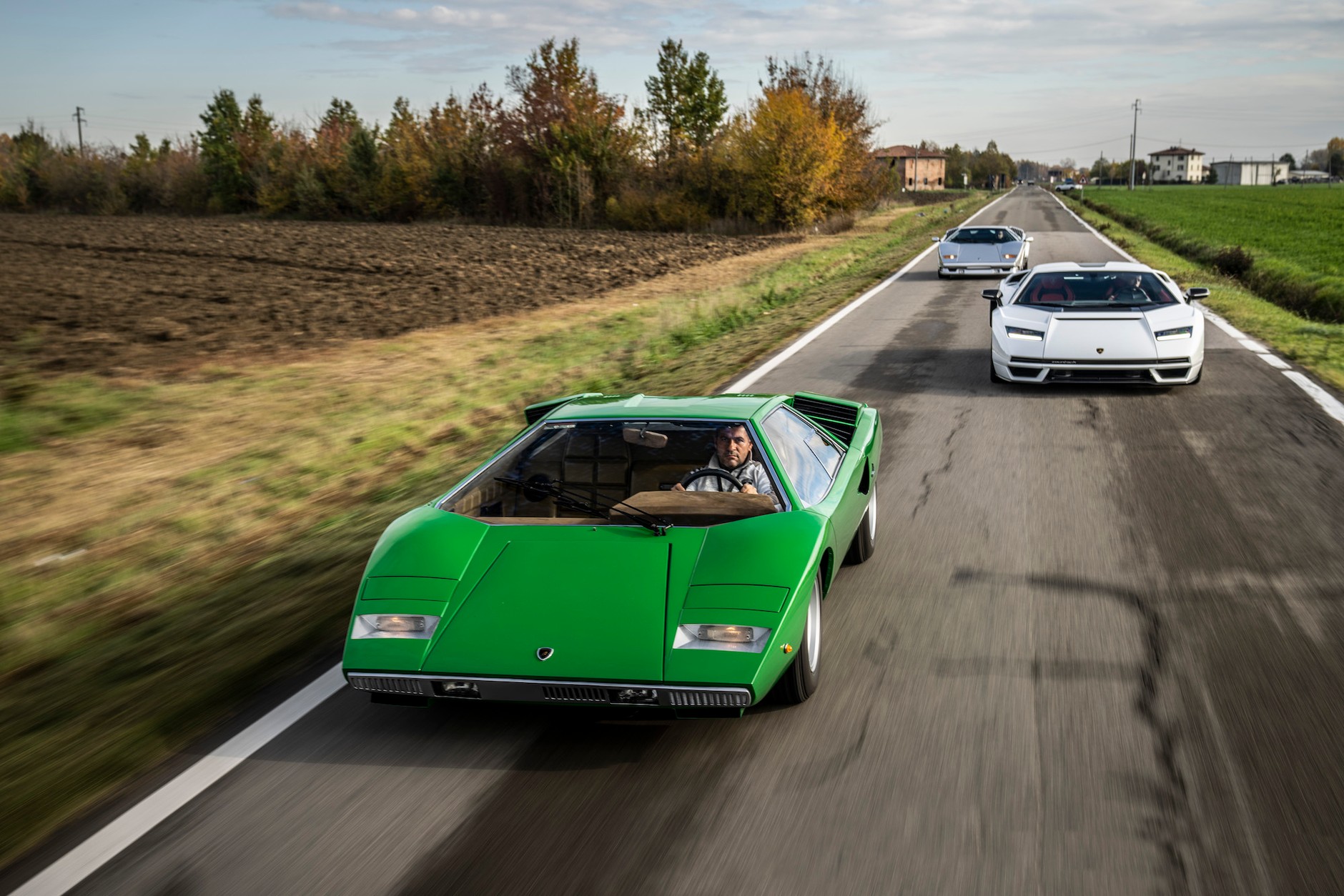 Lamborghini Countach LPI 800-4 rusza w drogę