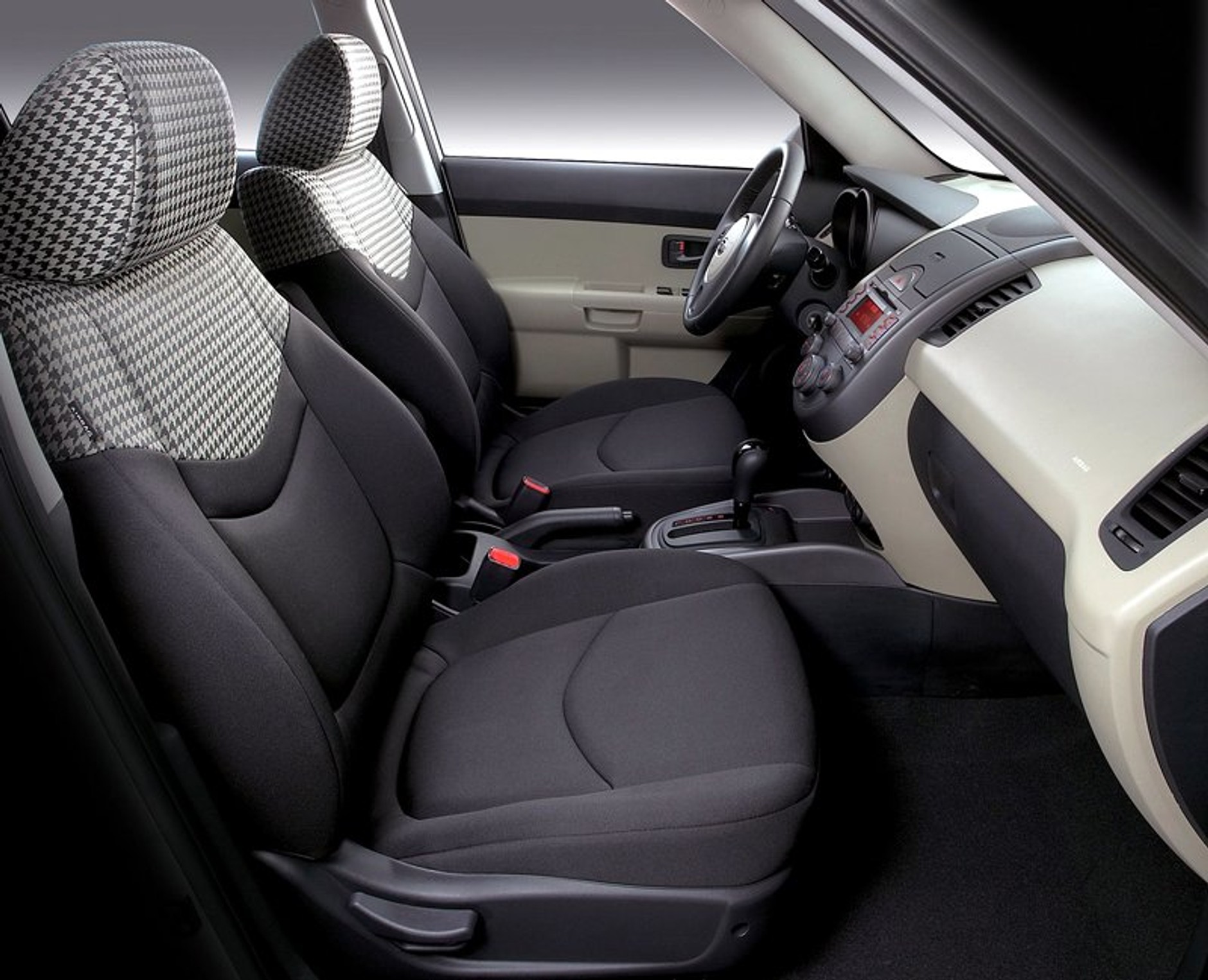 Kia Soul: oficjalne zdjęcia i dane techniczne