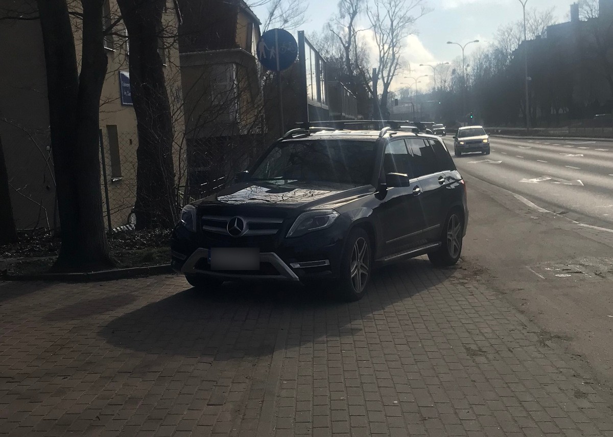 Parkowanie wydaje się proste. Jak się okazuje - nie dla wszystkich