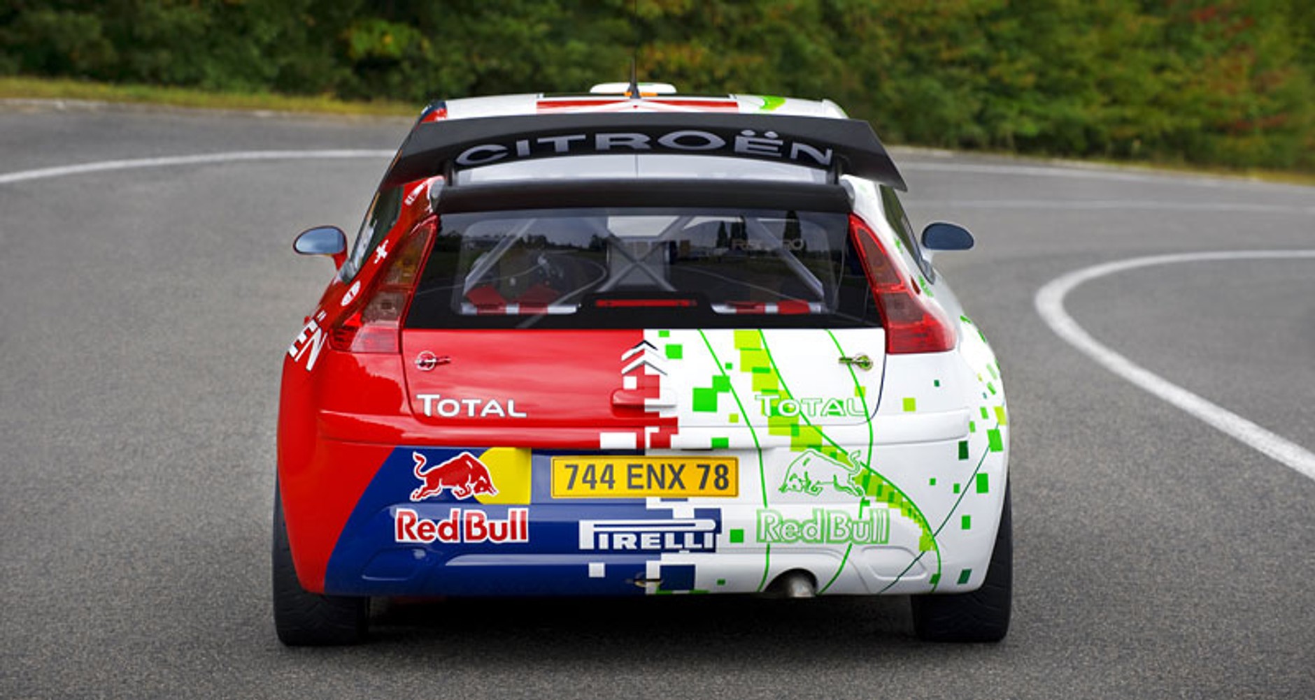 Paryż 2008: Citroën C4 WRC HYmotion4 – hybridnowy sportowiec