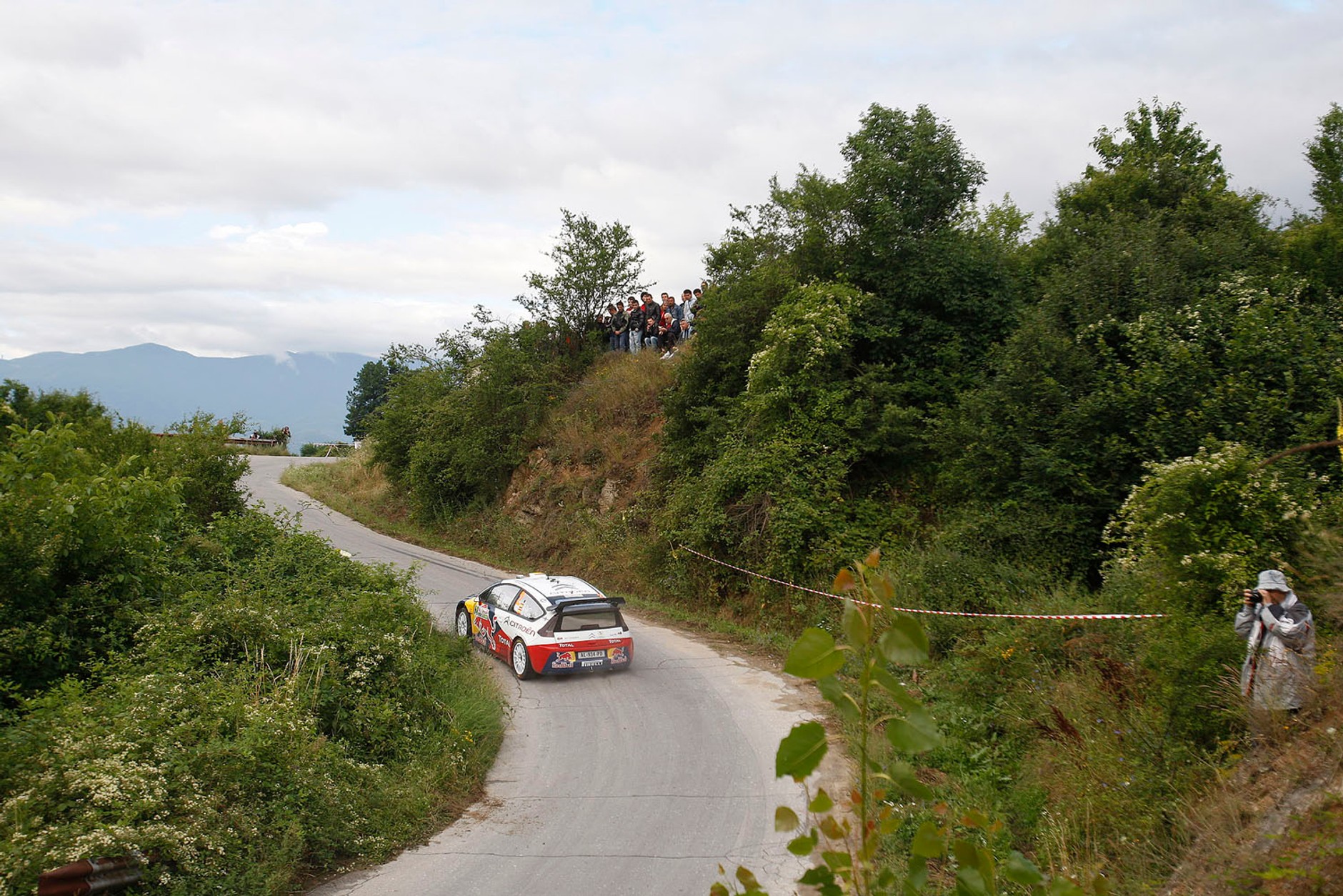 Citroën Total WRT taranuje konkurentów (galeria Rallyworld©Willy Weyens)
