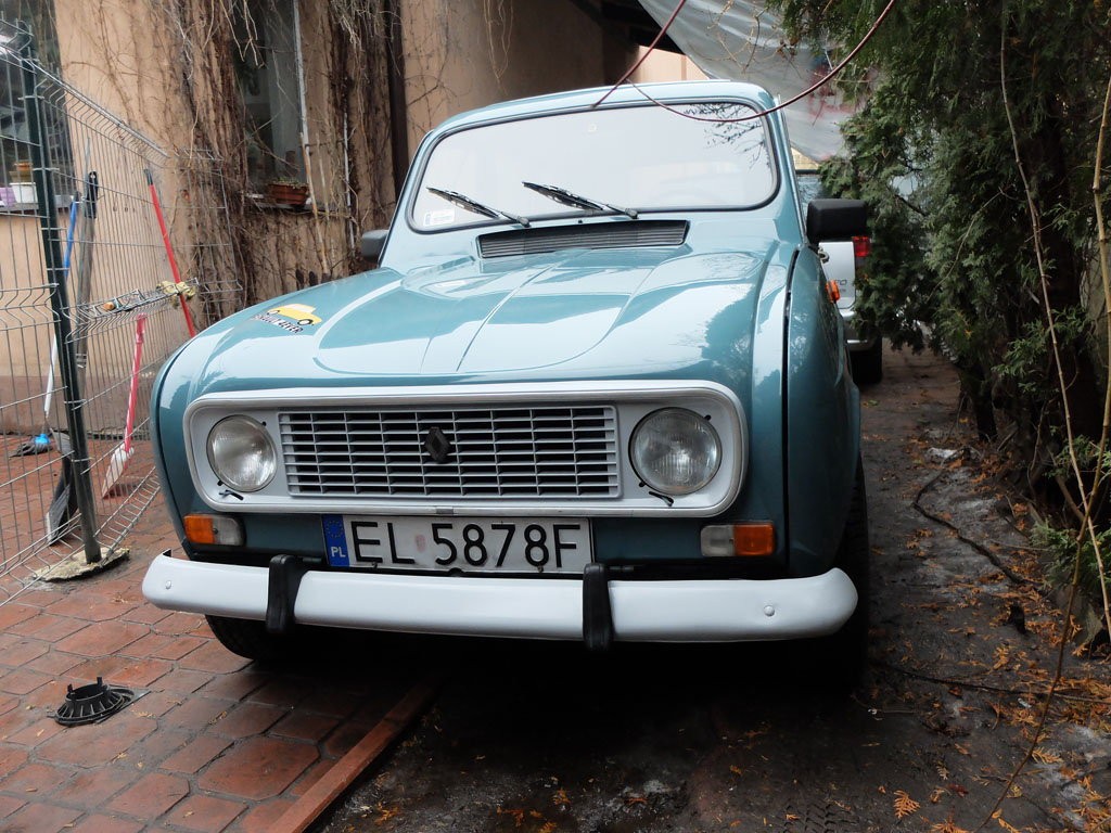 Łódzki żandarm - Kupujemy Renault 4