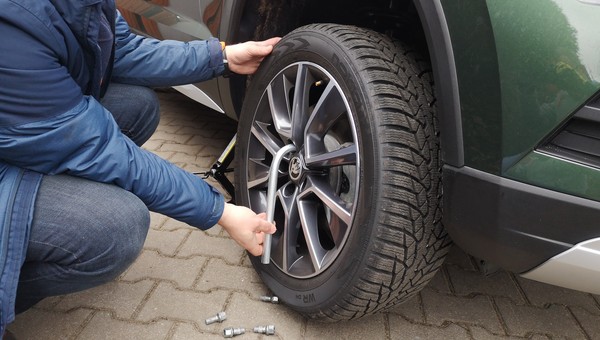 Wymiana koła – to kiedyś było proste