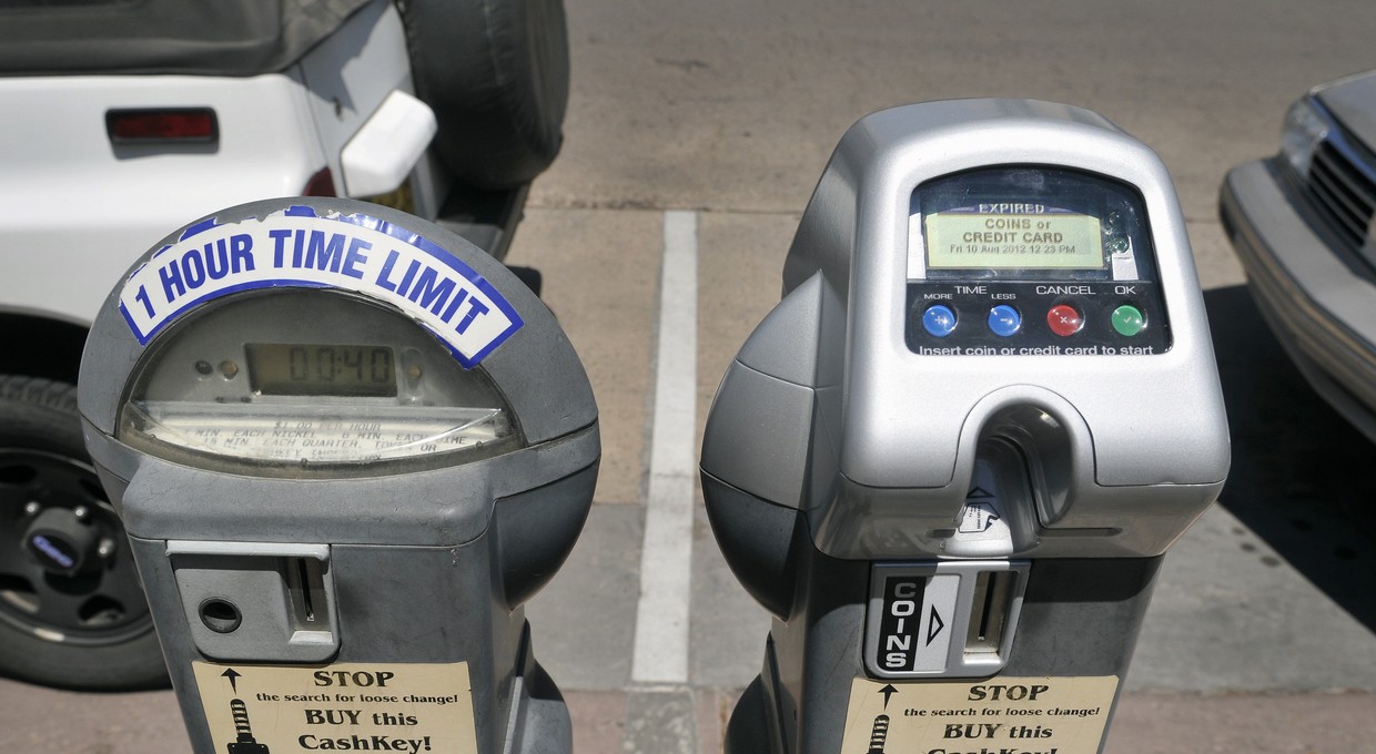 Parkometr ma już 90 lat. Historia kontrowersyjnego urządzenia, które zmieniło miasta