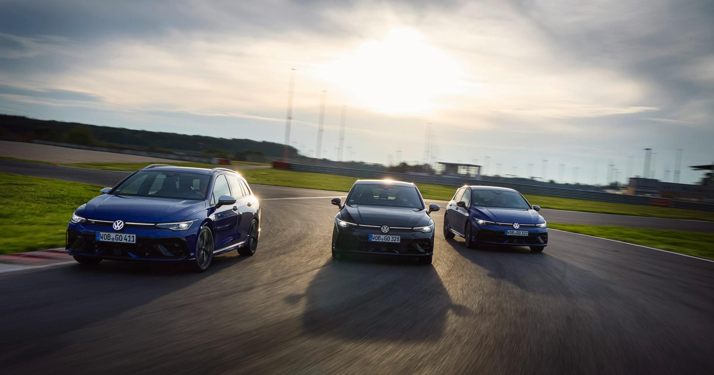 "Każdy uśmiech jest bezcenny". Volkswagen obniża ceny GTI