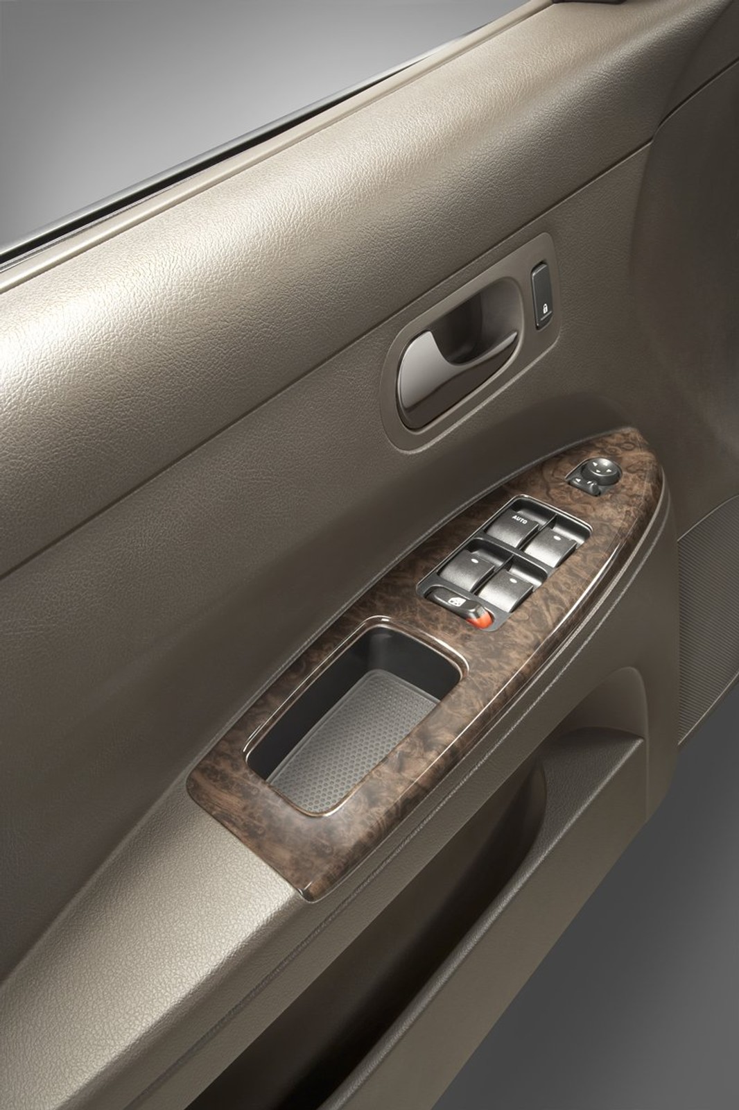 Buick LaCrosse Super i Lucerne Super: start modeli premium