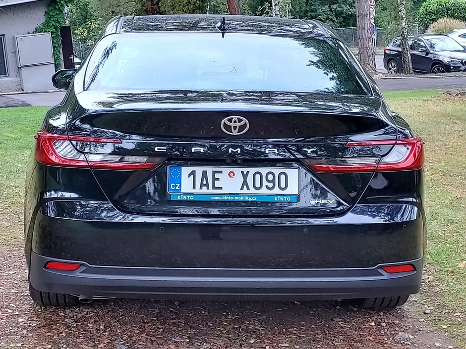 Toyota Camry 9. generacji