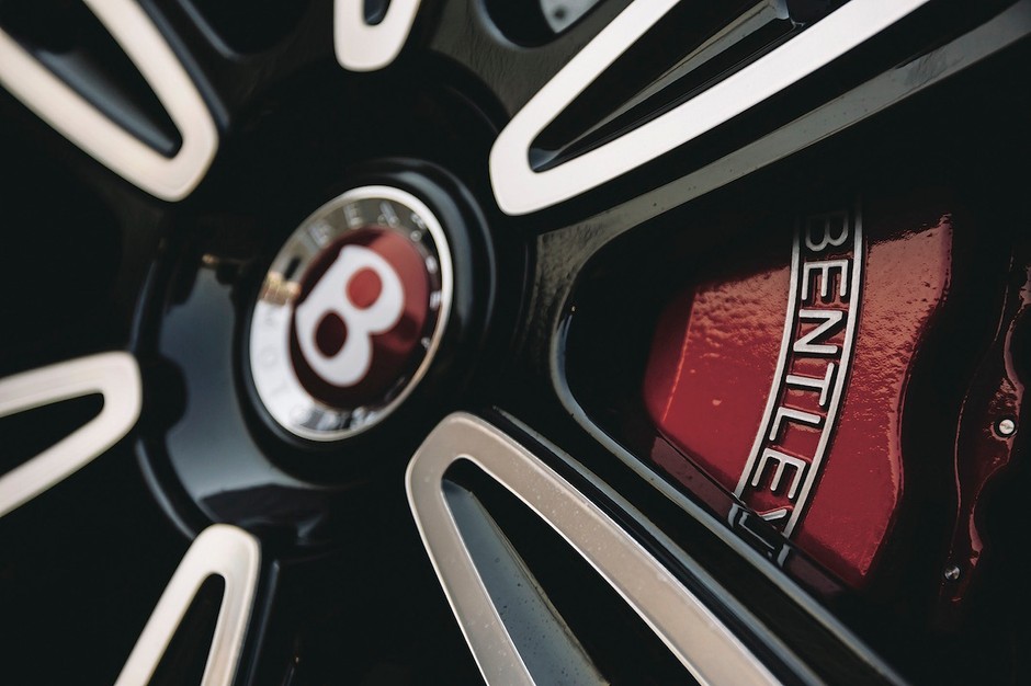 Bentley Flying Spur V8 S - Małe mieszkanko... w Bentleyu