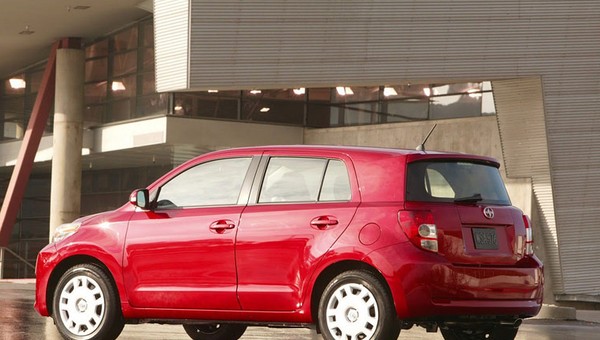 Toyota wzywa do serwisów 7,4 mln samochodów