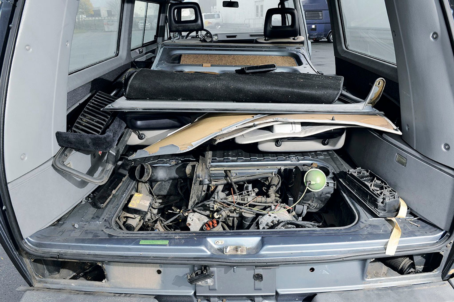 Volkswagen T3 Caravelle Carat SCS - ten egzemplarz to projekt na lata i dla odważnych