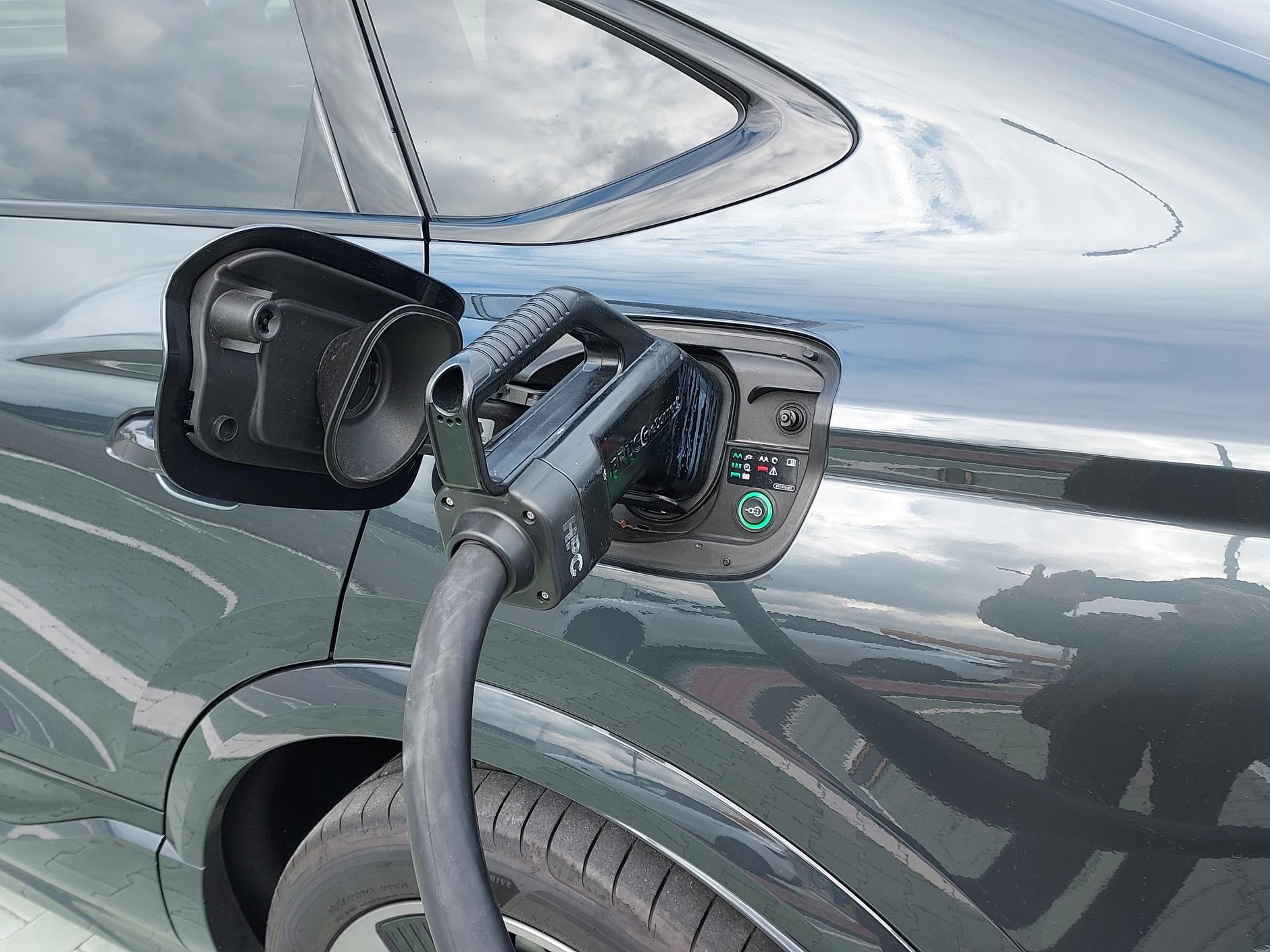 Audi SQ6 Sportback e-tron