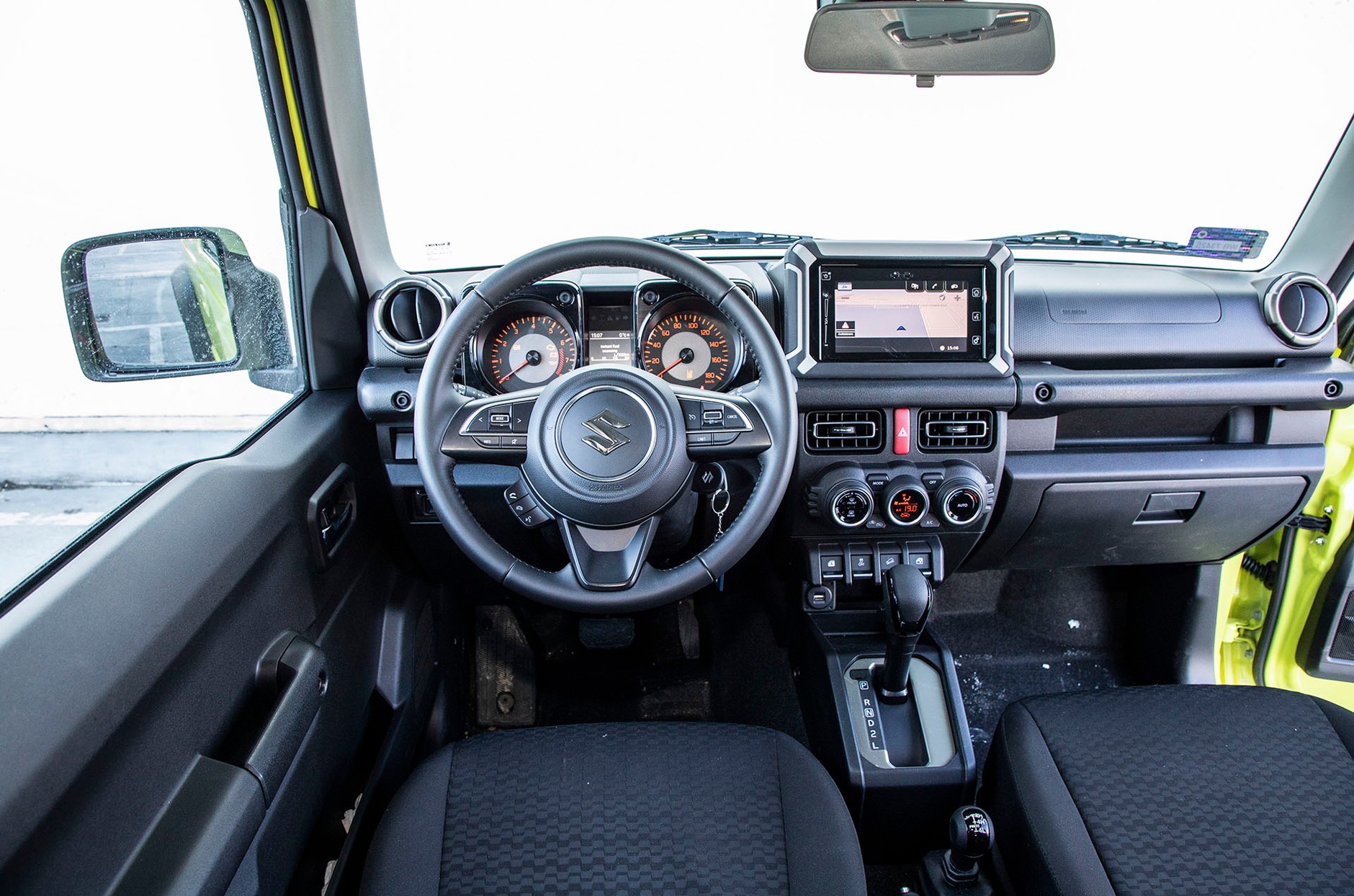 Suzuki Jimny 1.5 VVT 4AT - jego żywioł to teren