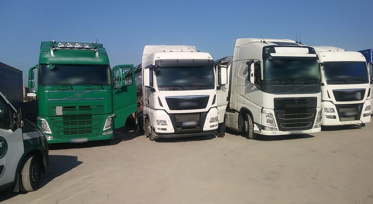 Pięć skontrolowanych ciężarówek - pięć "trafień" i 60 tys. zł kary