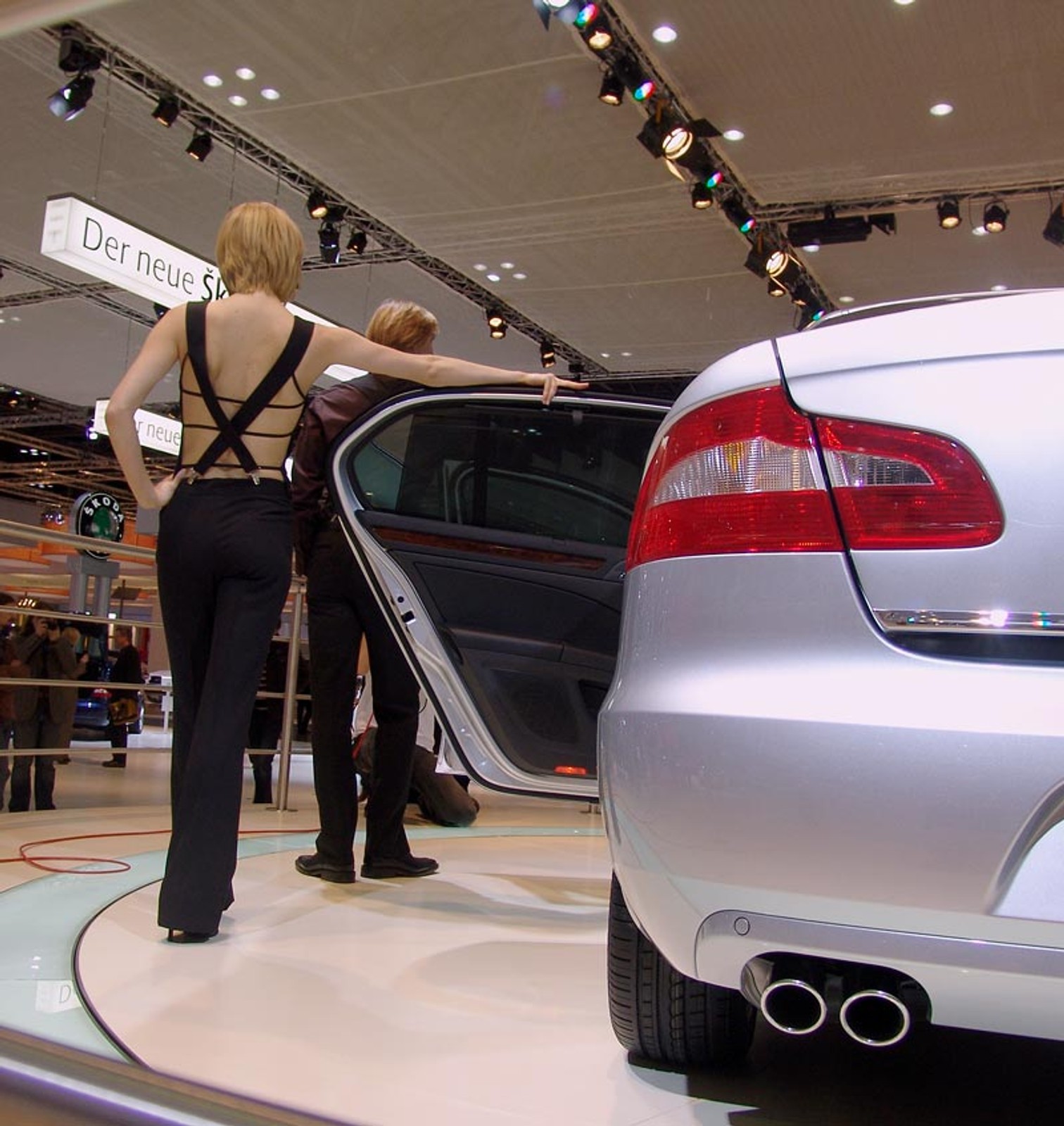 AMI/AMITEC 2008: dziewczyny i samochody