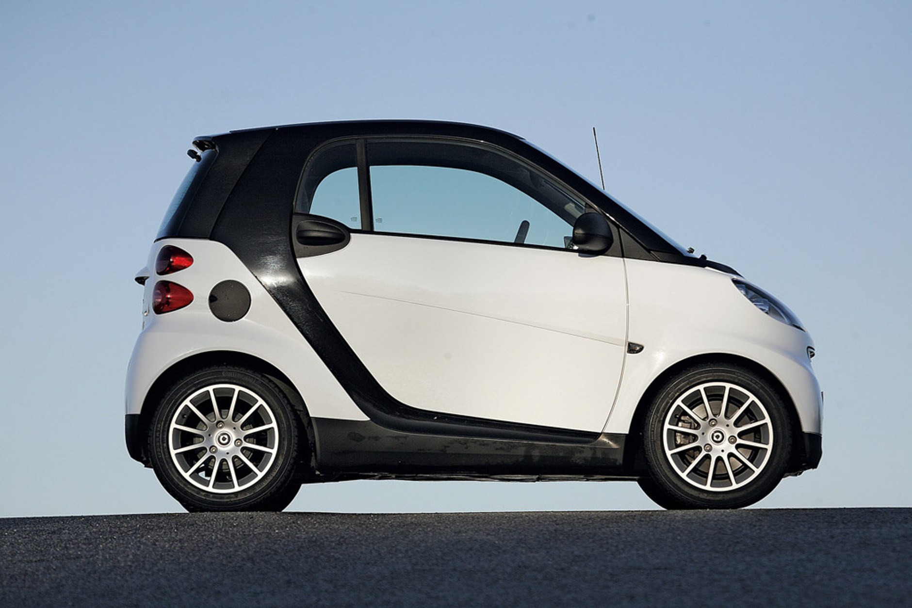 Które auto ma największy rozstaw osi?