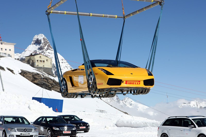 Pirelli Sottozero 2 pod Matterhorn, czyli jak zaprezentować zimowe opony latem