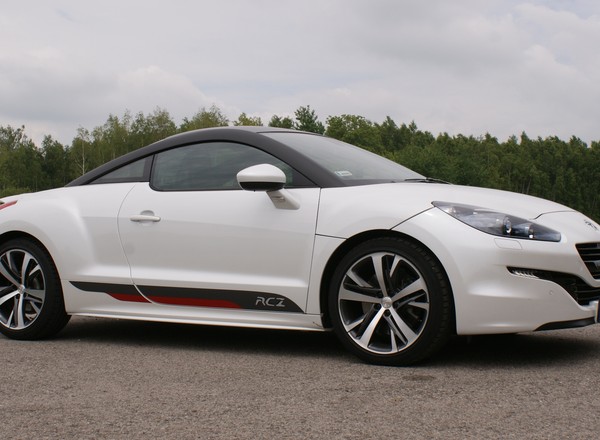 Peugeot RCZ: niedrogi sposób na kryzys wieku średniego