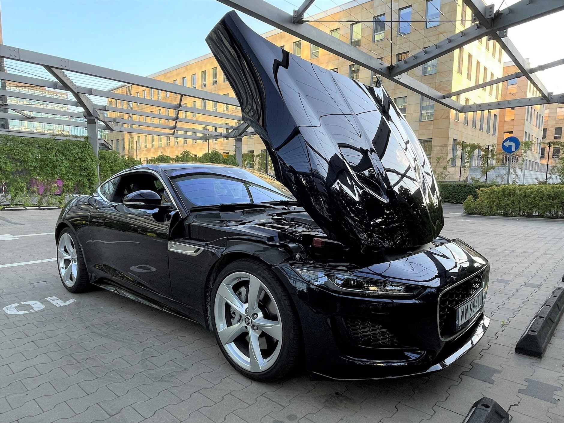 Jaguar F-Type Coupé 2.0 P300 R-Dynamic