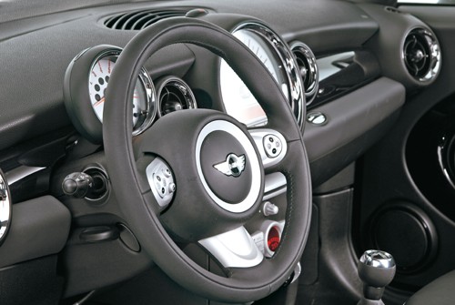 Nowy Ford Fiesta na tle konkurencji - porównanie z Fiatem 500 i Mini Cooperem