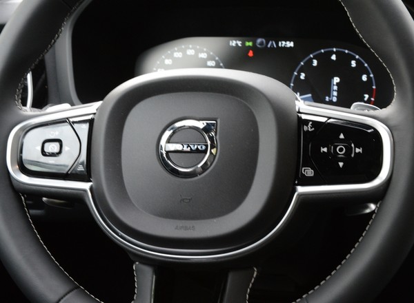 Volvo zaczyna montować ograniczniki prędkości do 180 km/h