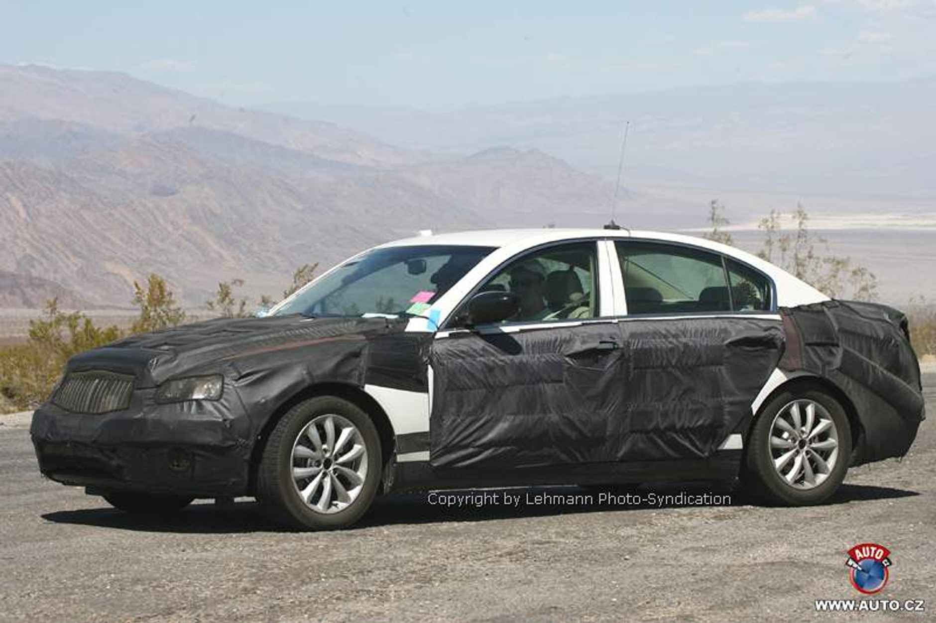 Zdjęcia szpiegowskie: cztery nowe modele Hyundaia