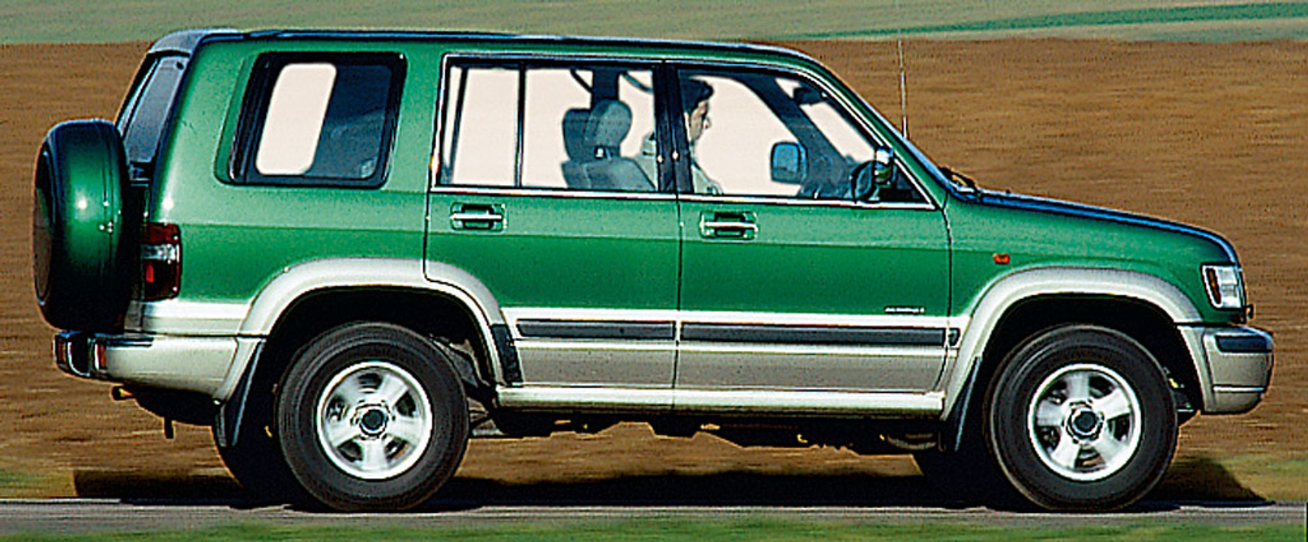 Opel Monterey: uniwersalny żołnierz