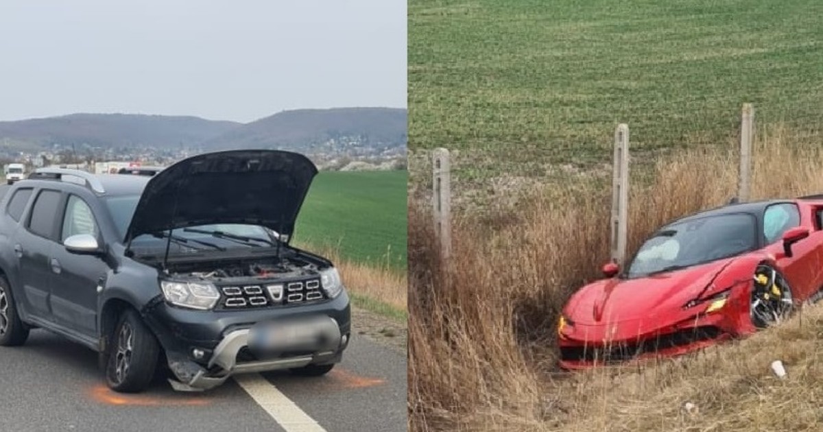 Ferrari SF90 Stradale na poboczu po zderzeniu z Dacią Duster