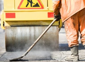 Rząd: będzie mniej pieniędzy na drogi