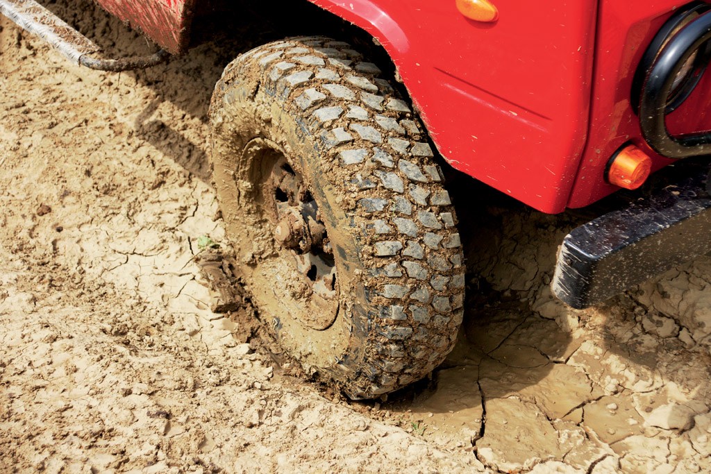Mercedes G 350 kontra Land Rover Defender i Honker 2000: czy prawdziwe terenówki są na wymarciu?