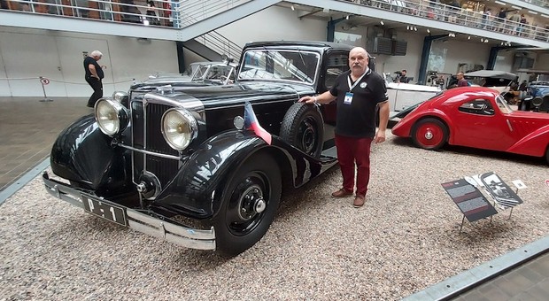 Pojechałem Mercedesem SL 500 R129 do Pragi. Świętowałem 60-lecie czeskiego klubu
