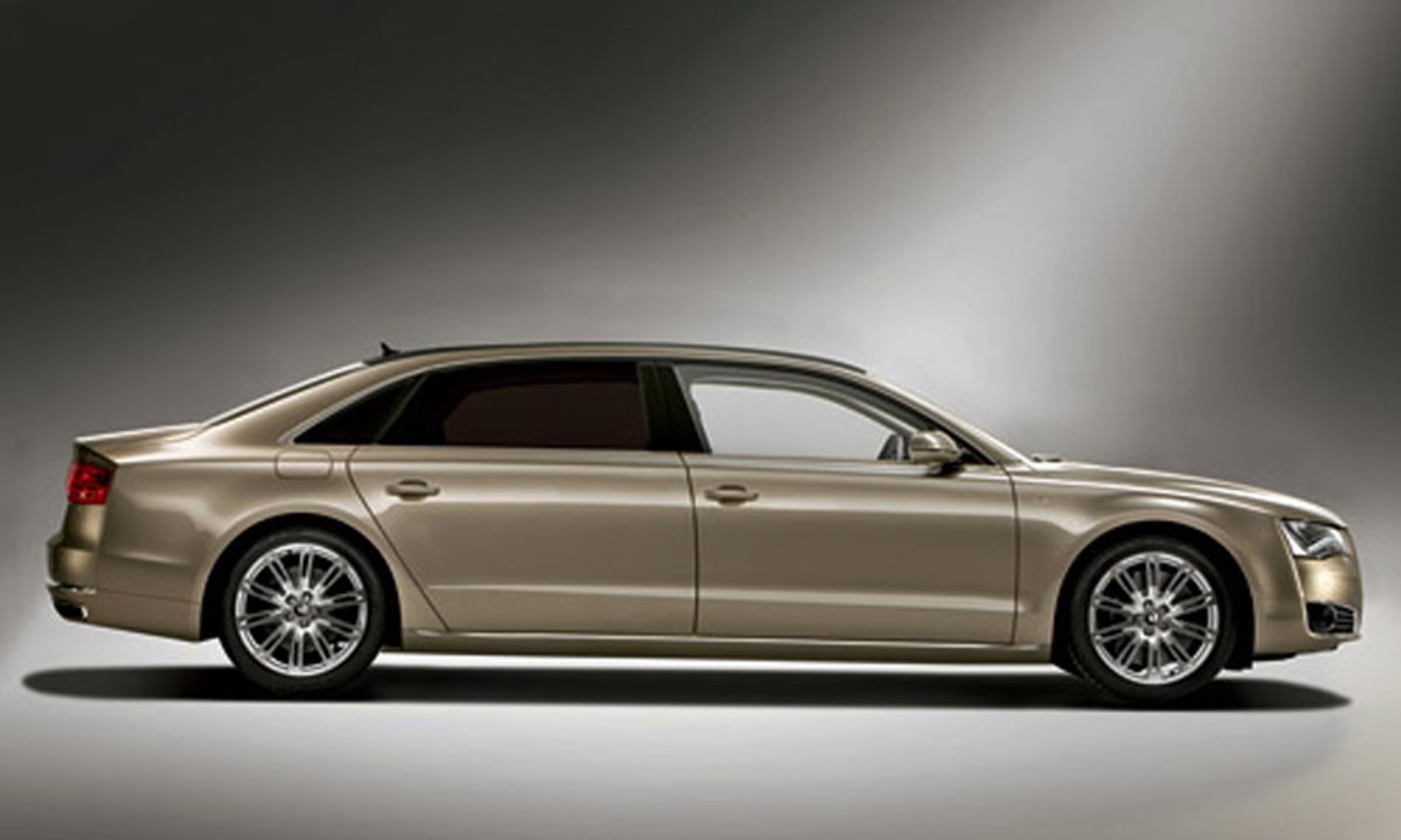 Bardzo dłuuuuuuuuuugie Audi A8