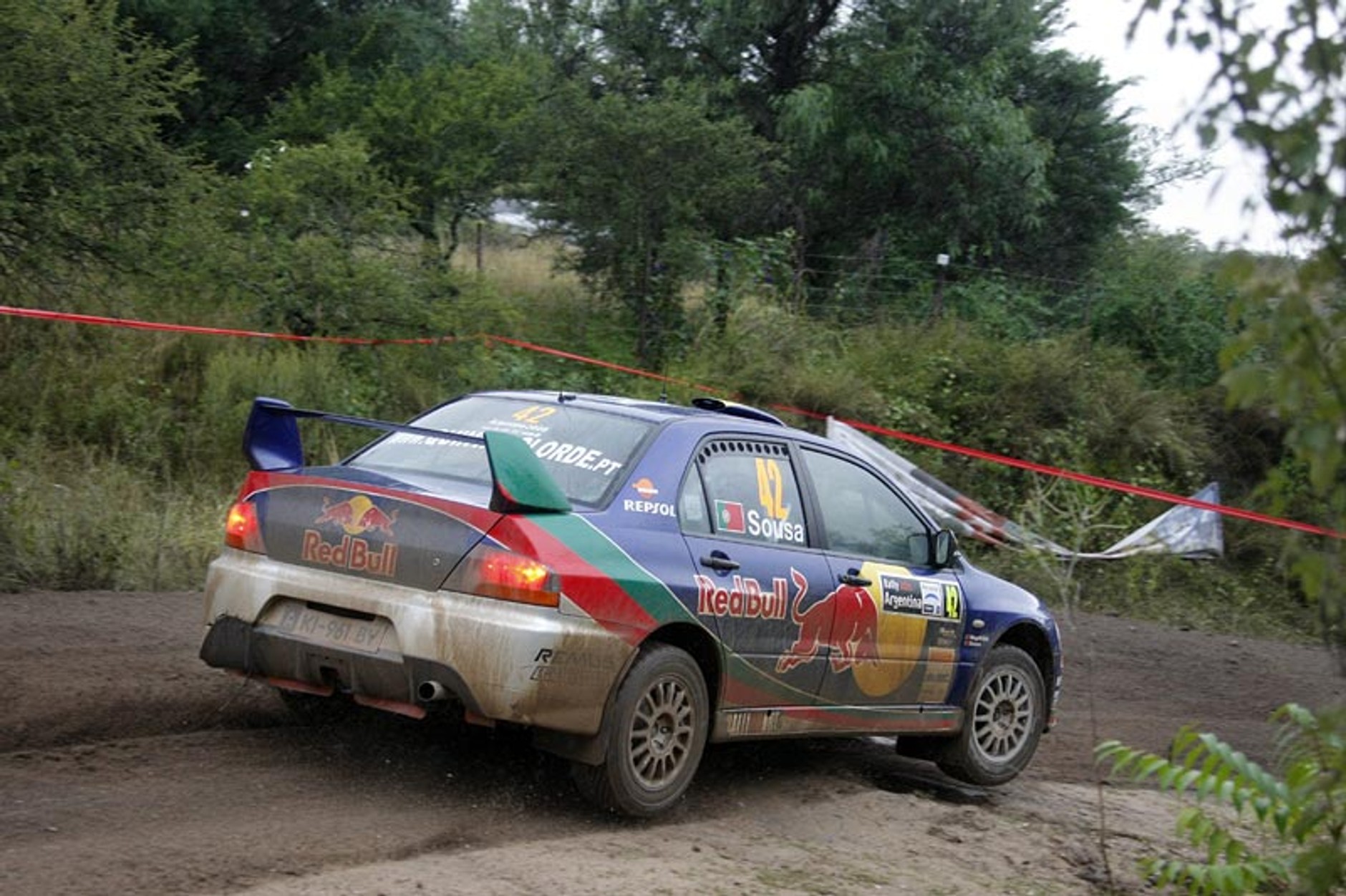 Rajd Argentyny 2008: Loeb zdecydowanym liderem (I. etap)