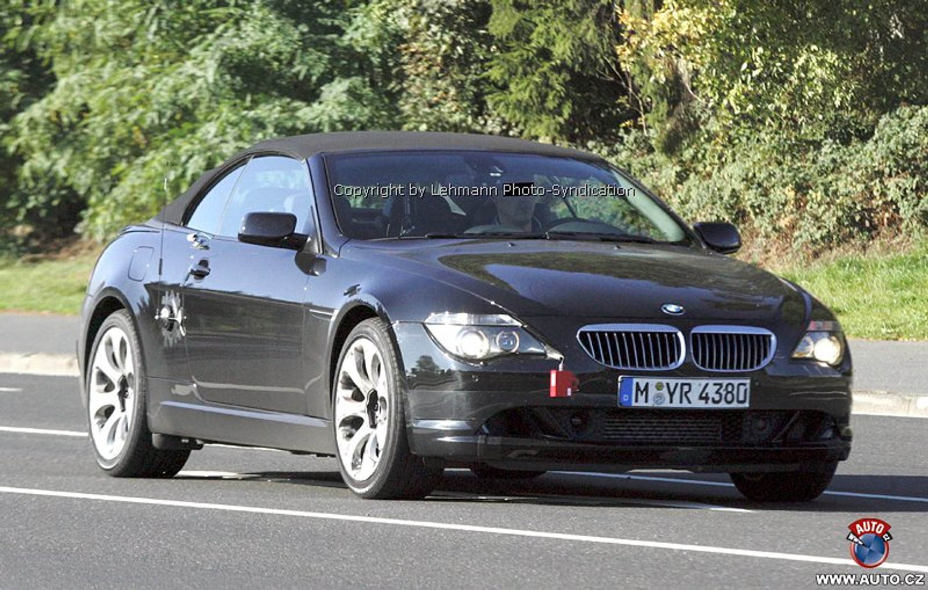 Zdjęcia szpiegowskie: BMW Z6, M3 i Z4 ze szklanym dachem