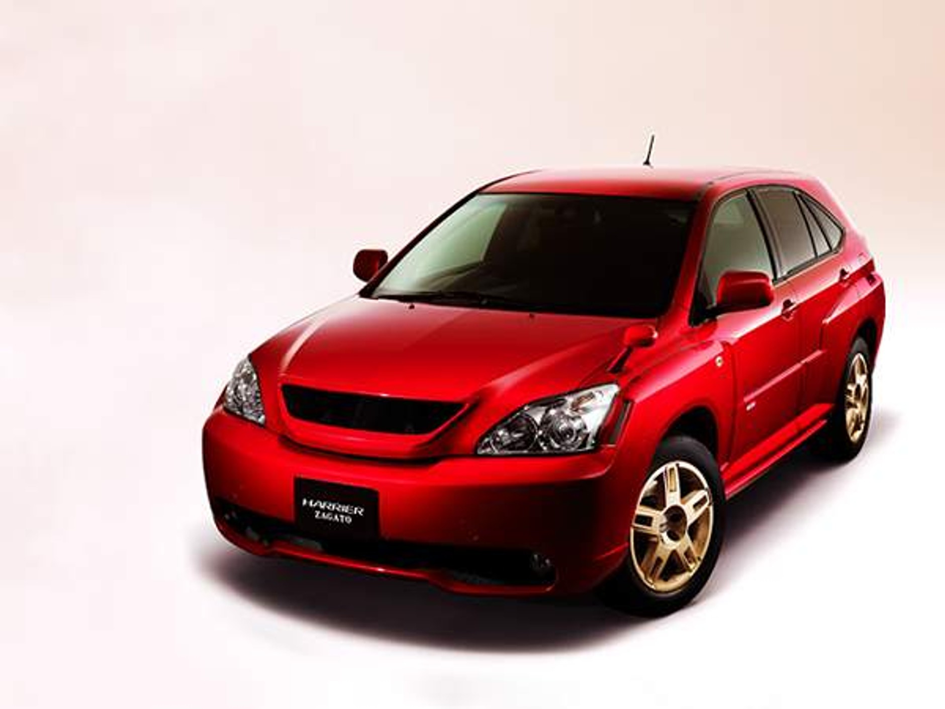 Toyota Harrier Zagato: Lexus RX na balu maskowym