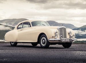 Bentley wspomina model R-Type Continental | Wideo