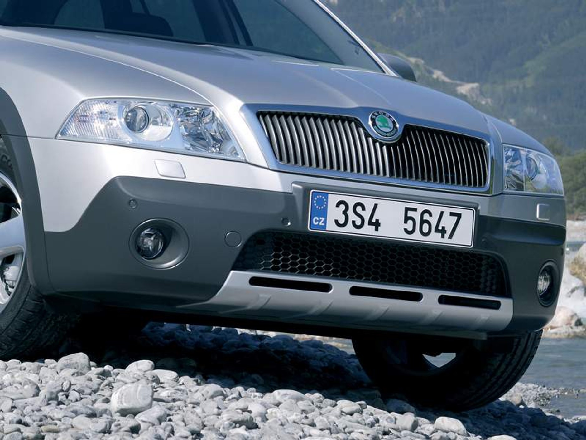 Skoda Octavia Scout: stylowo w każdym terenie (pierwsze zdjęcia)